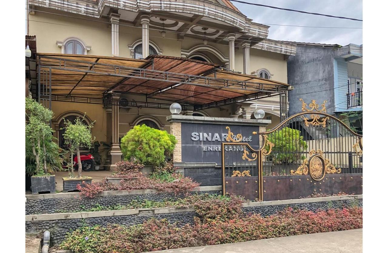 Enrekang Sinar Hotel מראה חיצוני תמונה