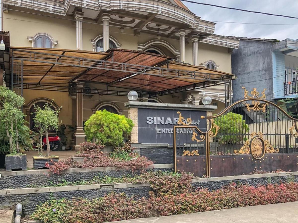 Enrekang Sinar Hotel מראה חיצוני תמונה